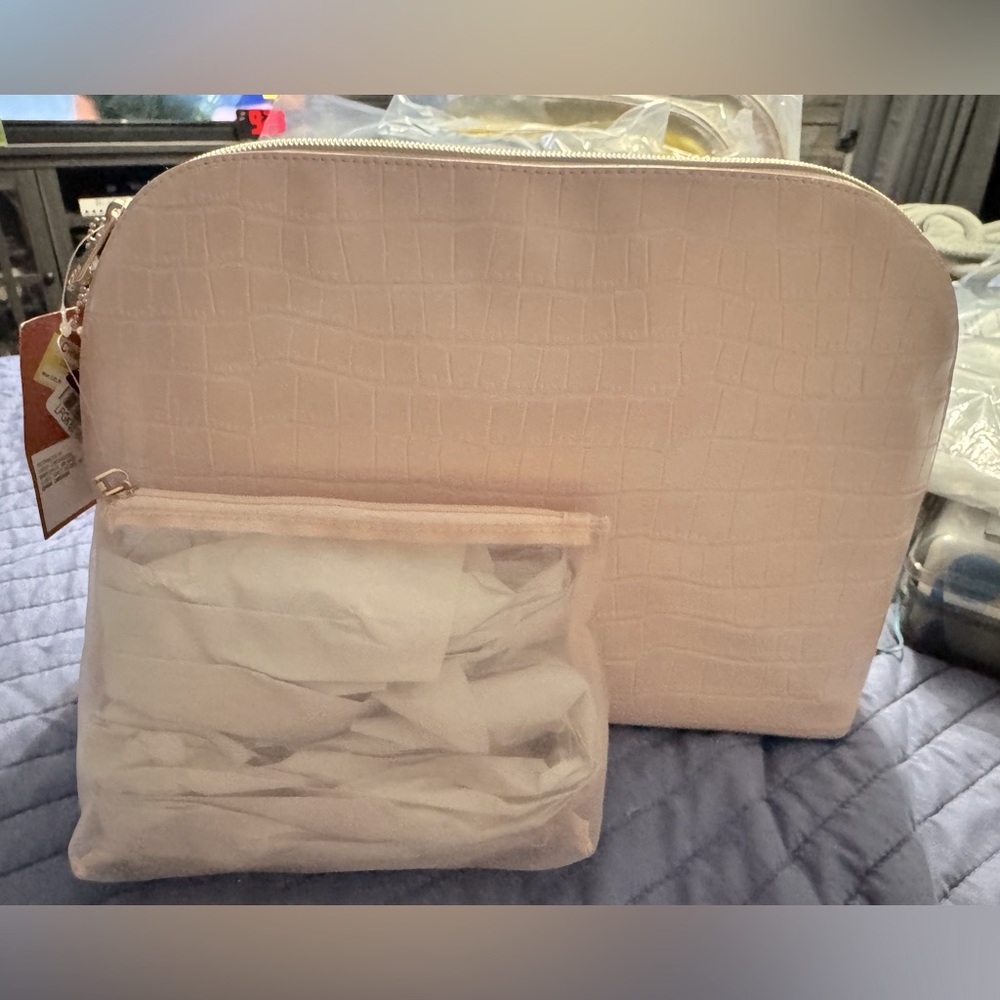 Sonia Kashuk Large Travel Dome Makeup And Toiletry Bag -Pink Textured
